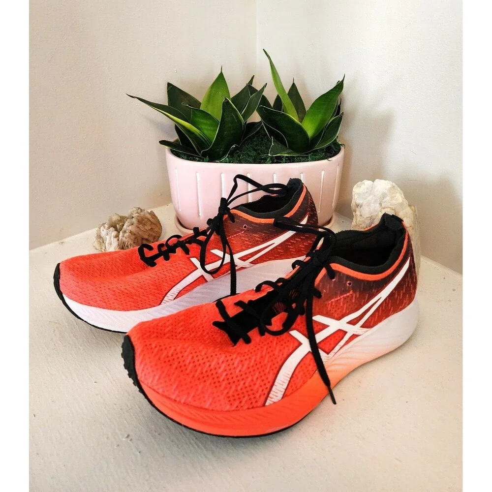 Men's Asics Magic Speed Running Shoes - Size: 8 1/2